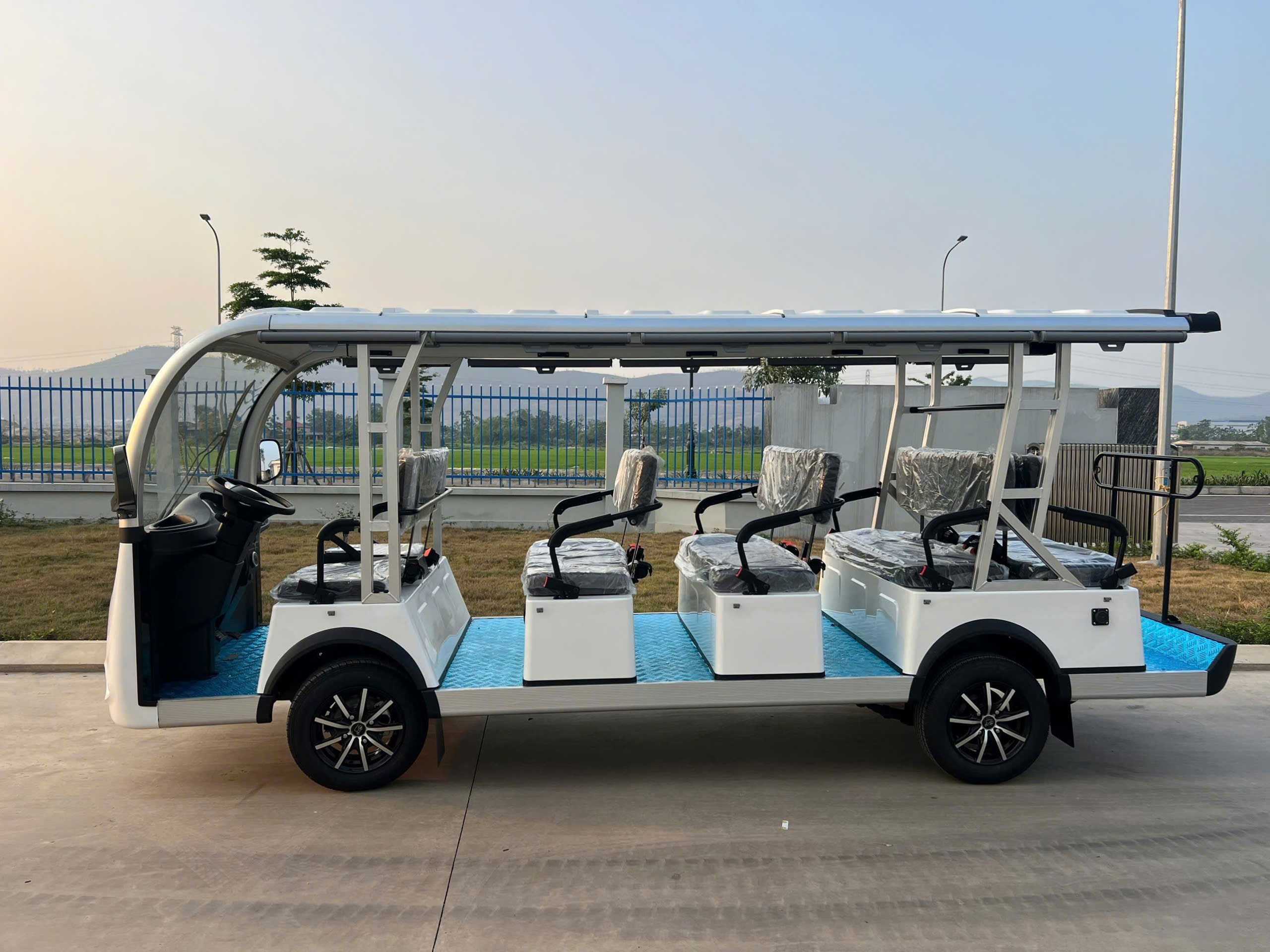 Xe điện Greentech 14 chỗ lắp ráp